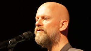 Comedian Rüdiger Hoffmann lockt 750 Gäste in Vogtlandhalle Greiz