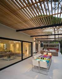Photos De Balcon Veranda Terrasse De Style Moderne Maison Wp Sur Homify Maison Contemporaine Patio Pergola Veranda Terrasse