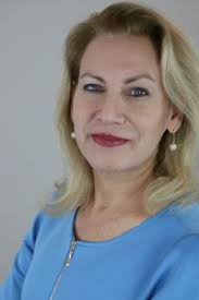 Elaine Padgett's Instagram, Twitter & Facebook