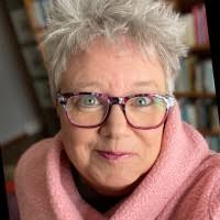 900+ "Ruth's" profiles