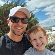 Never played a persona game, but im going for it. Pros and cons for p3r and  p5r? 👍