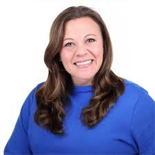 Amber Canchola's Instagram, Twitter & Facebook