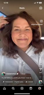 Kelly's effortless beauty and : r/BringingUpBates