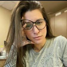 Mackenzie Mayer's Instagram, Twitter & Facebook