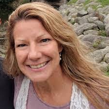 Dee Cheatham's Instagram, Twitter & Facebook