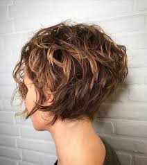 This curly haircut trusts the bangs to make the whole look complete. Pelo Corto Mujer Archives Welcome To Blog Short Curly Bob Hairstyles Curly Hair Styles Short Curly Hair