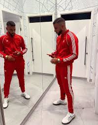 Epingle Par Palovi Sur Biberones En 2020 Survetement Adidas Homme Survetement Adidas Tenue Swag