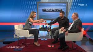 Jessy wellmer moderiert den rbb sportplatz, 11 freunde und rbb aktuell ♥. Jessy Wellmer Sportplatz 20 12 2015 Talk Show Tv Scenes