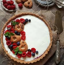 La cheesecake alle fragole è un dolce fresco e delicato, arricchito da una geléè di fragole facilissima da preparare. Cheesecake Alla Vaniglia E Lamponi Senza Cottura Clelia Bakery