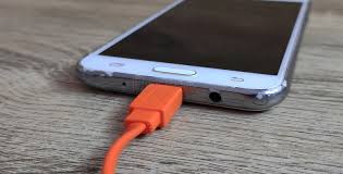 Tapi kalau korang salah seorang daripada jenis ni better fikir dua kali sebelum beli casing lepas ni. 7 Cara Memperbaiki Hp Android Yang Tidak Bisa Di Charge Pricebook