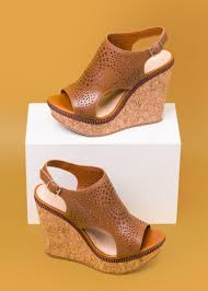 Pin By Caridad Pena On Shores And Garage In 2019 Shoes Shoes Shoes Heels Wedges Crazy Shoes