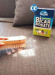 Comment Nettoyer Un Canape En Tissu Avec Du Bicarbonate Facile Et Rapide Recette Nettoyer Canape Tissu Canape Tissu Nettoyer Canape