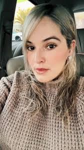 Heidy Robles's Instagram, Twitter & Facebook