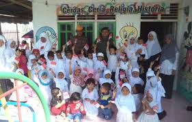 Tun sri lanang was born in 1565 in seluyut, johore, and was descended from tun tahir, a brother of bendahara tun mutahir of malacca.3 there are not many records about his period as. Murid Paud Tun Sri Lanang Peringati Hari Pahlawan Kabar Bireuen