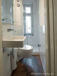 Badsanierung Minibad In Hamburg Dusche Heizkorper Bodenfliesen Eck Wc Wandarmatur 2m Eck Wc Mini Bad Badsanierung