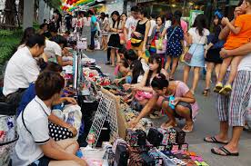 Street Shopping Outside Platinum Fashion Mall Bangkok Thailand Bangkok Shopping Bangkok Bangkok Thailand