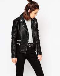 Hailey Baldwin Flaunts Her Long Legs During Photoshoot In New York Fashion Leather Jacket Jackets