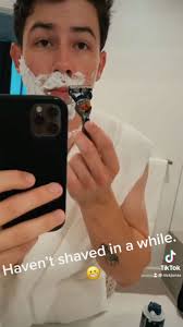 Nick Jonas Shaves His Facial Hair, Priyanka Chopra Comments