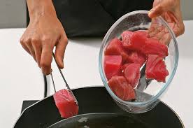 Resep ikan tuna suwir bumbu pedas nikmat dapat anda lihat pada video slide berikut. Supaya Tidak Salah Simak Tips Jitu Mengolah Ikan Tuna Berikut Ini Semua Halaman Sajian Sedap