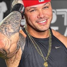 Dana Epstein's Instagram, Twitter & Facebook