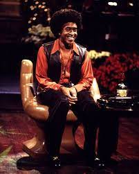 Snl S Tim Meadows As The Ladies Man Leon Phelps Who Answers All Your Romantic Queries With The Help Of Courvo Tim Meadows Saturday Night Live Funny Comedians