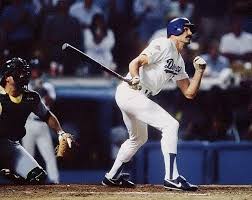 1988 Kirk Gibson S Ninth Inning Home Run Wins Game 1 Of The World Series And Sparks The Dodgers To 4 1 Serie Little League Baseball 1988 World Series Baseball