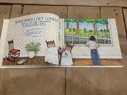 God Holds Me Tight/ Three Stories For Children Based On Psalms/by Elspeth  Murphy