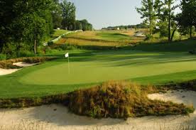 Dans le monde des chariots de golf, les concepts d'ergonomie et d'efficacité ont été introduits avec les modèles à trois… Prevalent Mounding Around The Greens Present Challenges At Chariot Run Golf Course Picture Of Chariot Run Golf Course Laconia Tripadvisor