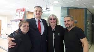 Suivez l'évolution de l'épidémie de coronavirus / covid19 dans le monde. Rene Malleville On Twitter Un Bon Moment Passe Avec Mon Ami Jean Lassalle De Passage A Marseille
