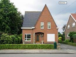 35 m² große wohnbereich mit zugang zur terrasse und dem kaum einsehbaren garten. Haus Kaufen Tangstedt Einfamilienhaus Mit Einliege Sz De