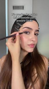 El delineado y yo somos uno mismo 🥹 #eyeliner #cateye #trends #delineado  #lineadegato #wingedliner #musthave