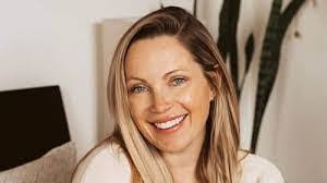 Sarah Trover's Instagram, Twitter & Facebook