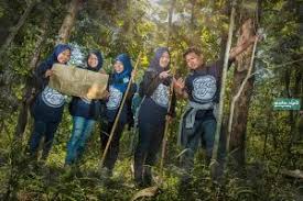 Namun biar berkesan dan selalu terkenang sepanjang masa buku tahunanmu harus unik dong. Inspirasi Tema Dalam Buku Tahunan Sekolah Yang Keren Cetak Online