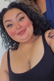 Hey girls, Desperately trying to find good haircare for oily roots and dry  ends. Also starting to experience a bit of thinning around my hairline. So  worried about investing in luxury products