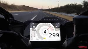 4速で299km h cbr1000rr rファイアーブレードのテスト結果がとんでもなかった件 webヤングマシン 最新バイク情報 最新 バイク ゼロヨン ケニーロバーツ