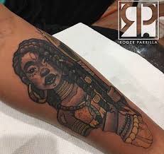 Arm Sleeve Tattoos For Black Females Go Follow Blackgirlsvault For More Celebration Of Black Beauty Excellence And Culture In 2020 Black Girls With Tattoos Tattoos Dark Skin Tattoo