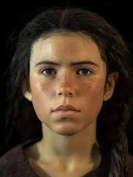 Look at the face of the girl behind!!!🤣