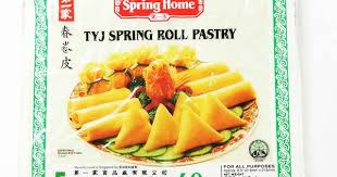 故事发生在上世纪的三十年代，路易斯（凯莉·霍威 keeley hawes 饰）的丈夫意外去世，留下了四个孩子格兰特（米罗·帕克 milo parker 饰）、劳伦斯（乔什·奥康纳 josh o'connor 饰）、莱斯利（卡. Tyj Spring Roll Pastry ç¬¬ä¸€å®¶æ˜¥å·çš® å¤§