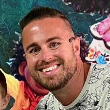 Dan Raasch's Instagram, Twitter & Facebook