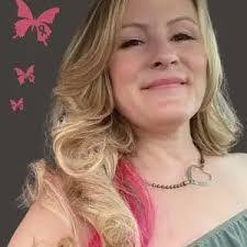 Keri Hendrix's Instagram, Twitter & Facebook