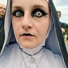 Danielle Leek (@drwieseleek)