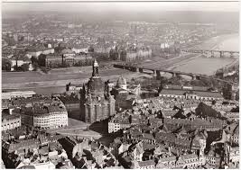 Dresden thought it was safe, protected by its architectural beauty. Luftbild Von Oben Blick Zur Frauenkirche Dresden Ansichtskarten Lexikon