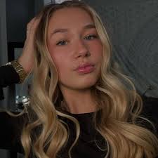 Kailey Pugh's Instagram, Twitter & Facebook