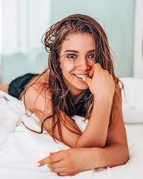 Vor den augen der jury und der zuschauer will sich niemand einen fehler erlaube. Pin On Female Pose