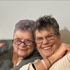 What is included in aurea suite minibar?