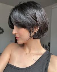 Short haircut model needed for 22nd April
