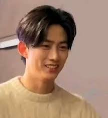 Fan: he looks so beautiful😂❤️🥹