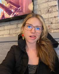 Christine Morris's Instagram, Twitter & Facebook