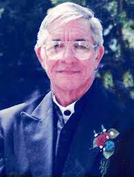 Dale Bliss's Instagram, Twitter & Facebook