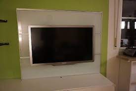 Fernseher verstecken 8 geniale ideen mit bildern. Ikea Tv Halterung Framsta Weiss Glas Kabel Verstecken Wandbefestigung Fur Tv Eur 19 00 Picclick De